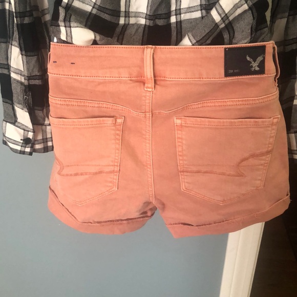 American eagle Stretchy salmon color shorts - Picture 3 of 5